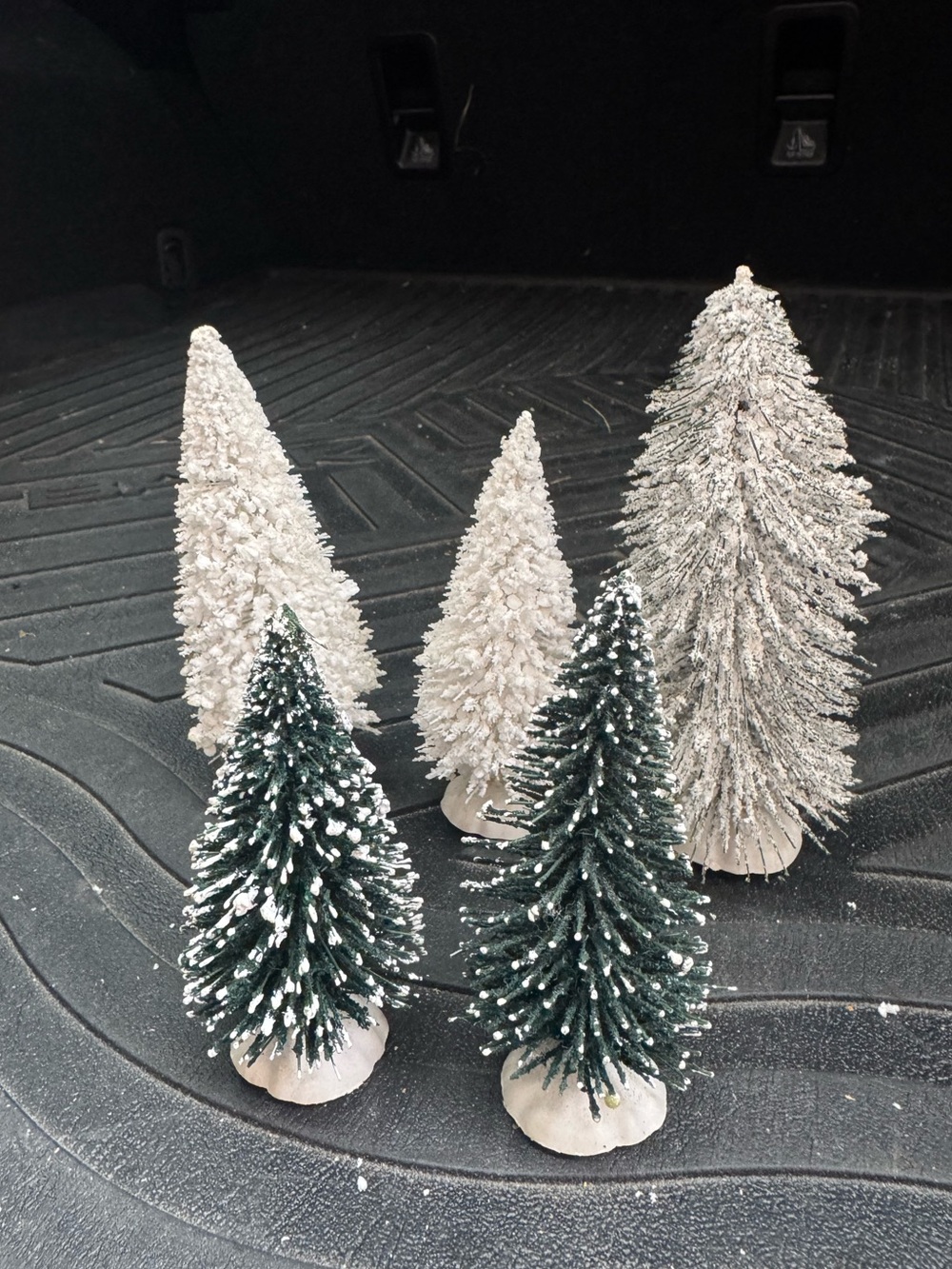 Mini Village Christmas Tree Set - Green and White